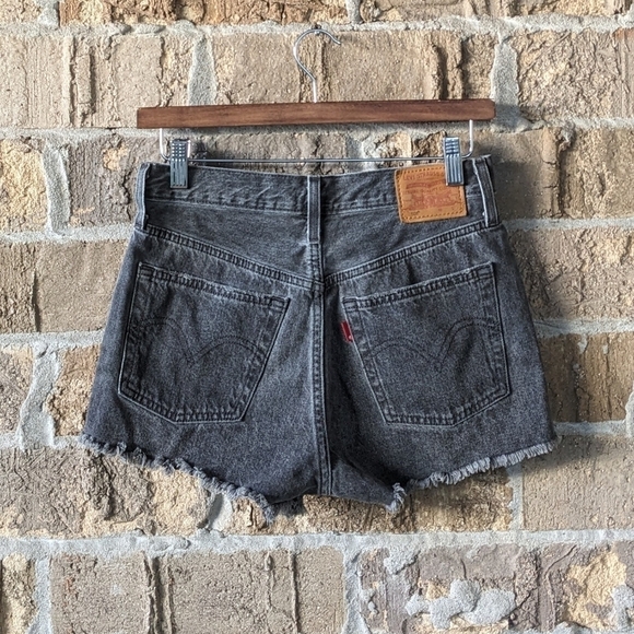 Levi's Premium Faded Black High Rise 501 Jean Cutoffs Shorts Size 25 Button Fly - Picture 4 of 13